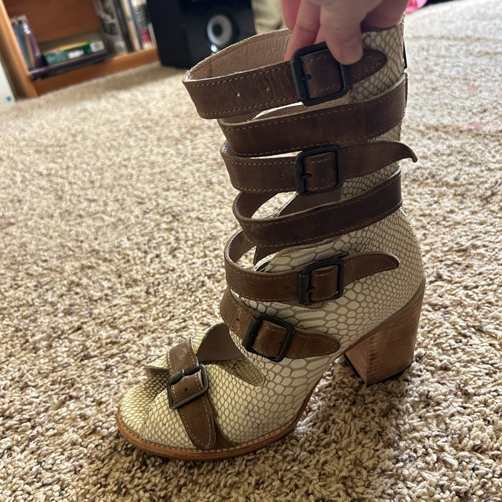 Freebird by Steve Madden Brown Gladiator Heels